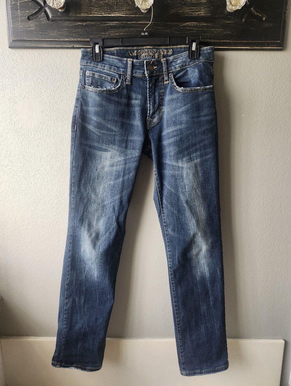 American Eagle Outfitters Men’s Medium Blue Straight-Leg Jeans